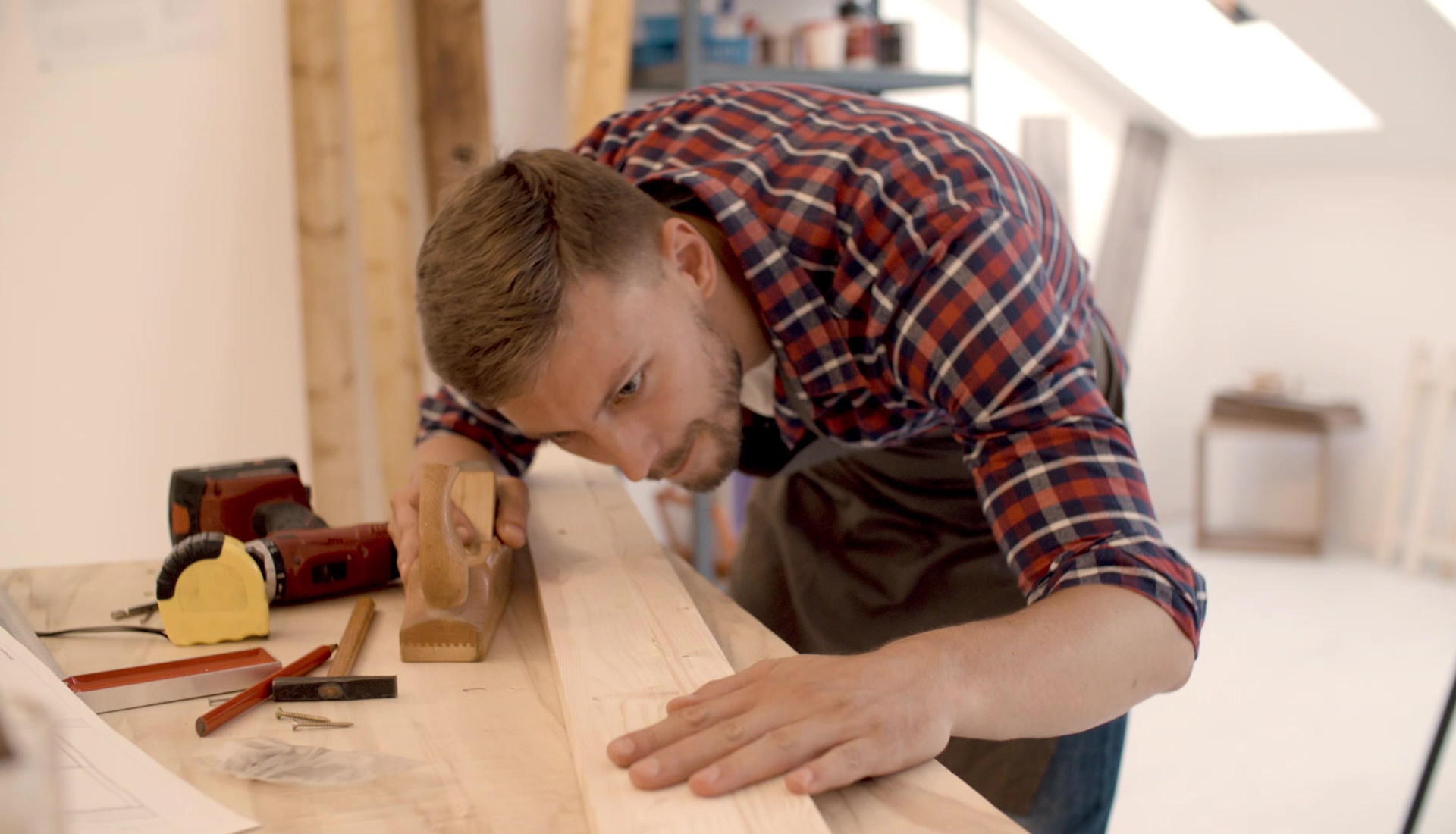 RO Maintenance handyman carpentry and property repair work